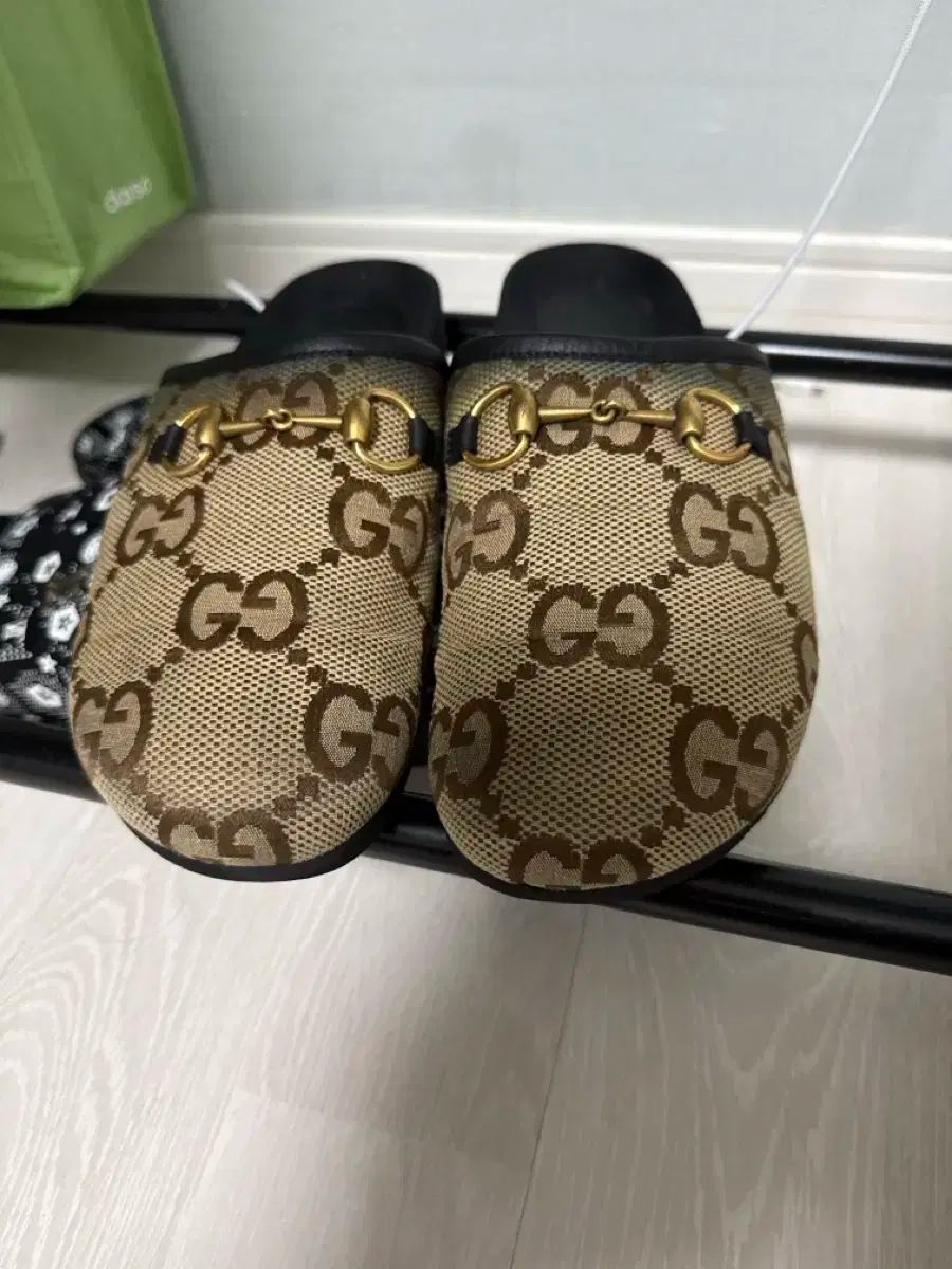 GUCCI グッチ GG ロゴ スリッパ|ミュール 7
