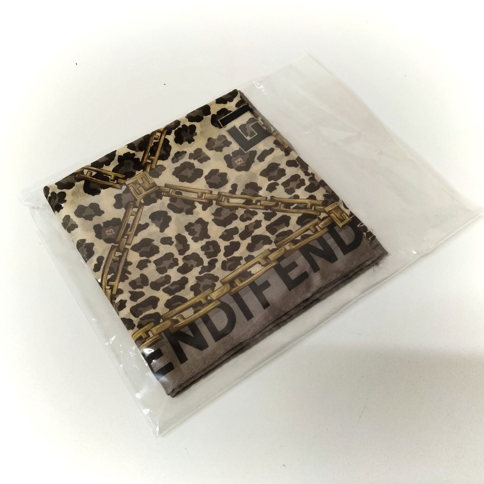 N-5704] 未使用品 FENDI 大判ハンカチーフ 58×58cm - メルカリ