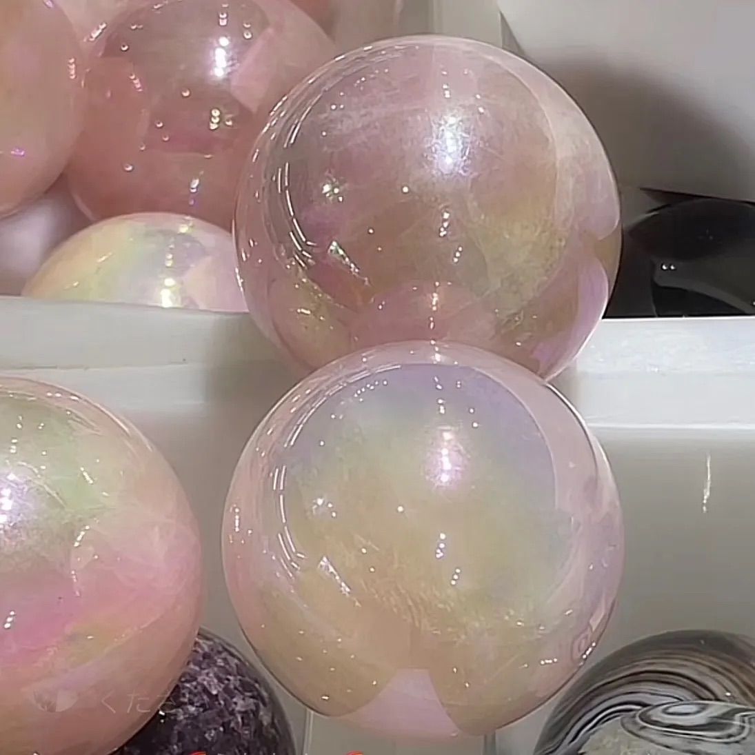 新品未使用　【ローズオーラ水晶】スフィア　48.5ミリ玉　恋愛、自己愛に最適！ 新品未使用 【ローズオーラ水晶】スフィア 48.5ミリ玉 恋愛