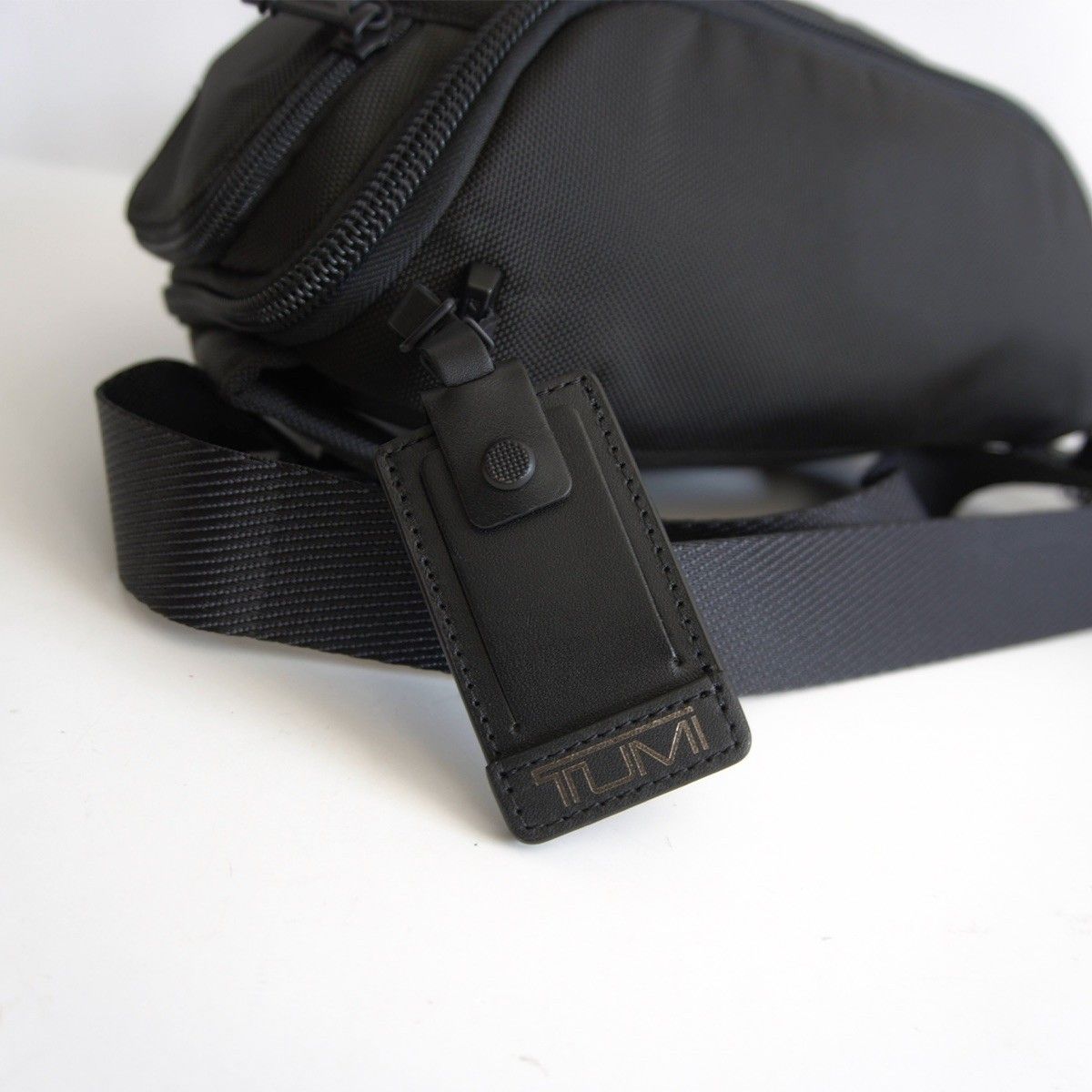 美品】TUMI 【232399D/ALPHA BRAVO KELLEY SLING】ネイビー
