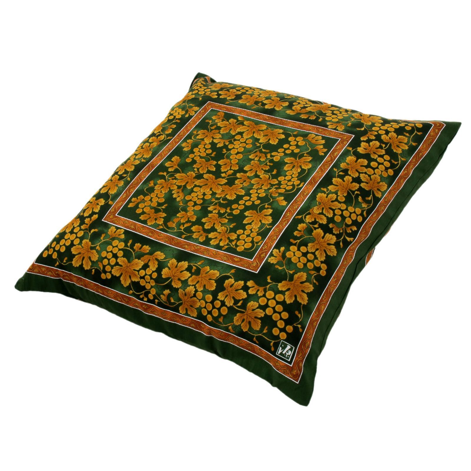 グリーン 緑彩葡萄絵柄 洗える 銘仙判 55 X 59 cm 座布団カバー 西川 nishikawa