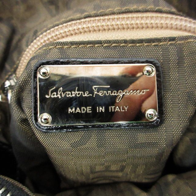 サルヴァトーレフェラガモ Salvatore Ferragamo 美品 パンチング