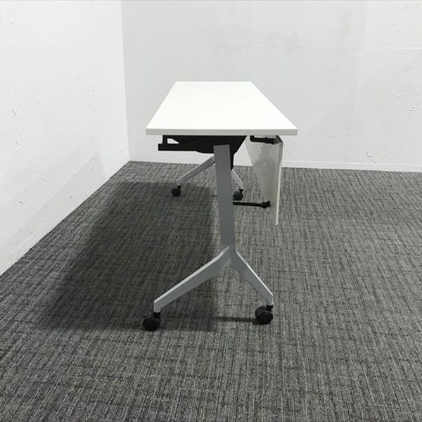 ホワイト