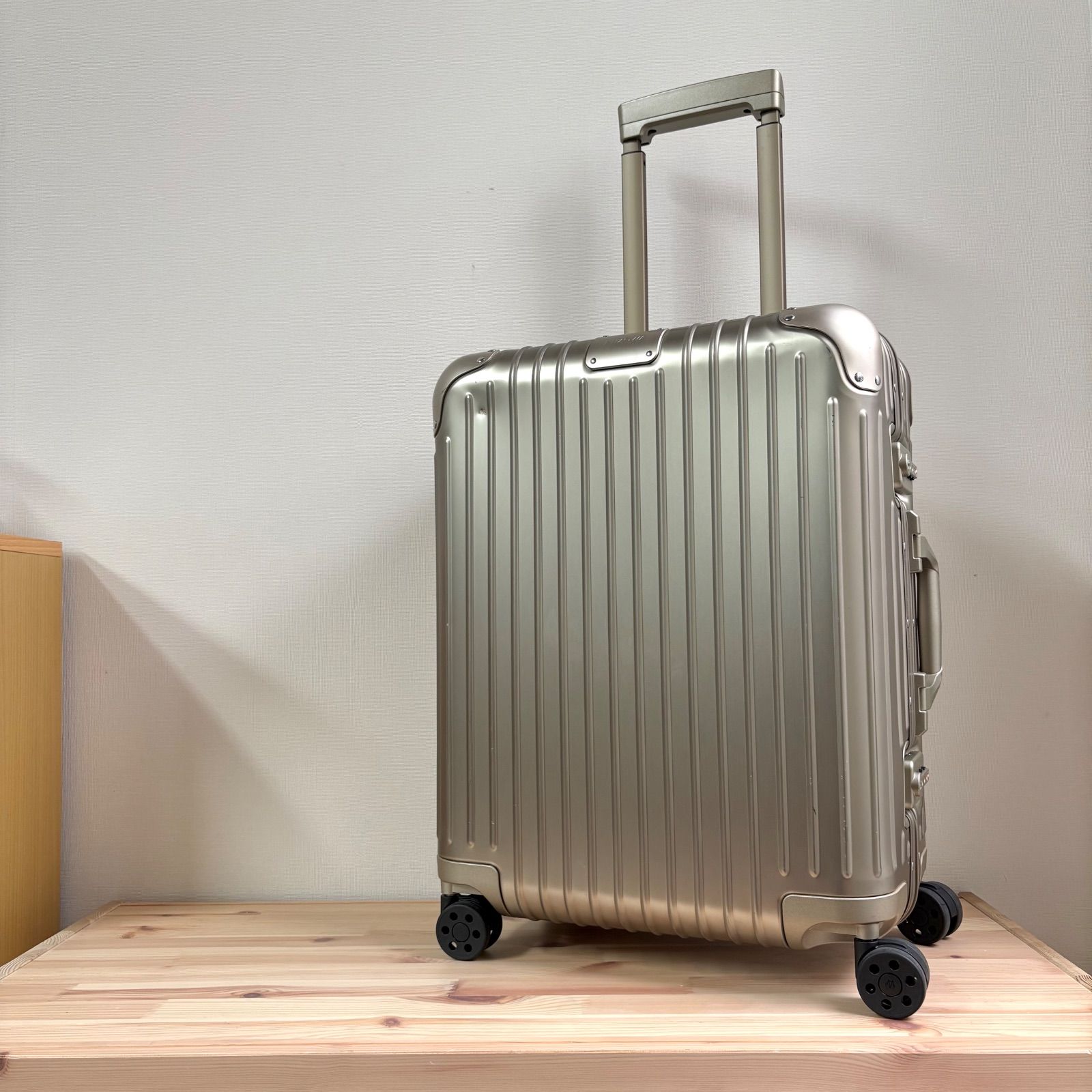 生涯保証 RIMOWA ORIGINAL CABIN PLUS 49L キャリーケース キャビン プラス リモワ ゴールド