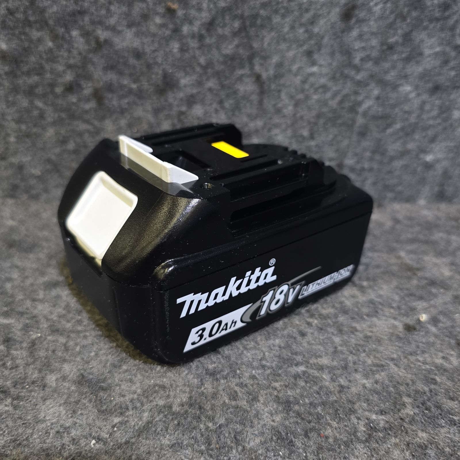 コードレスインパクトドライバー