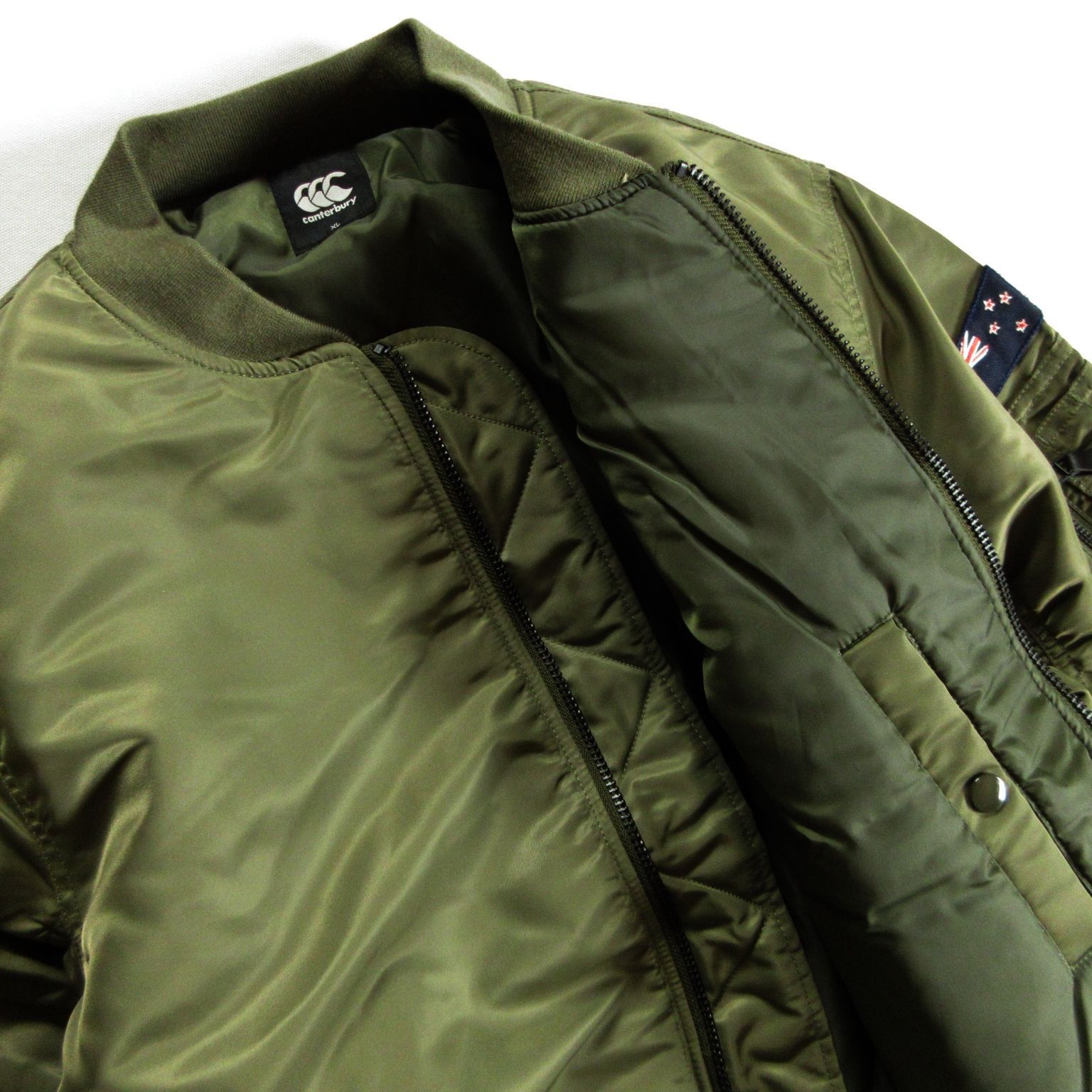 今なら M / L / XL あります】 未使用 定価24,200円 canterbury カンタベリー MA-1 ディフェンダージャケット  DEFENDER JACKET （オリーブ） - メルカリ