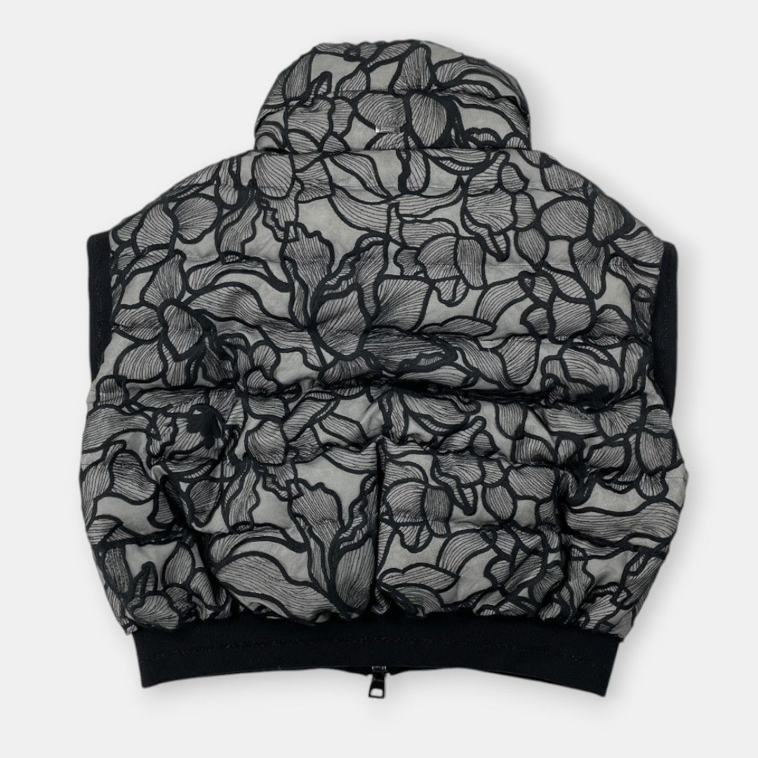 美品 HERNO 23AW フラワー レース 花柄 刺繍 ダウンベスト 40 黒