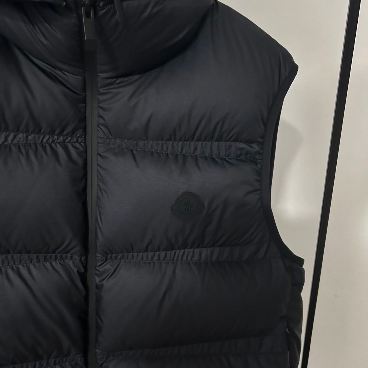 ☆モンクレール☆ダウンベスト☆2023〜2024秋冬☆BORMS☆ブラック☆0