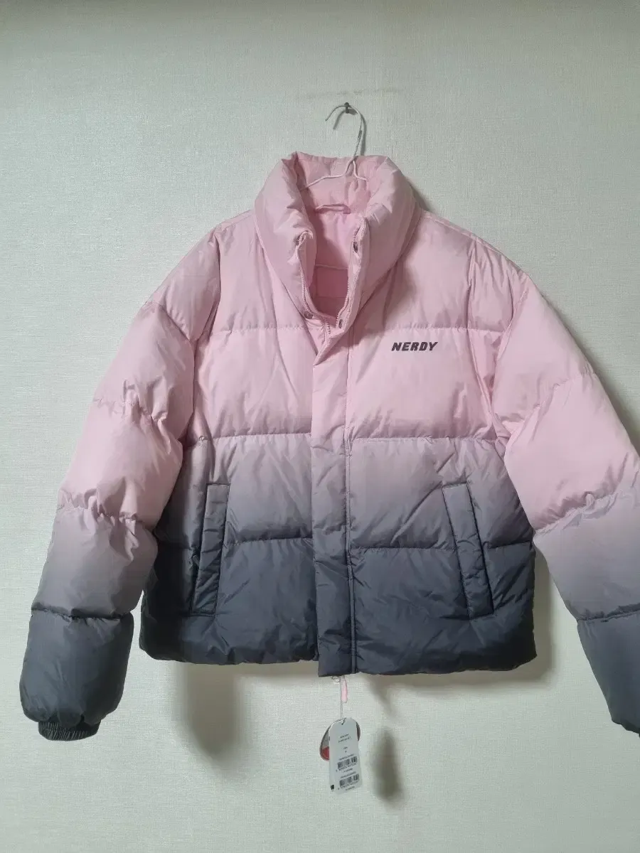 NERDYリバーシブル フリースダウンジャケット ピンク 2025年最新