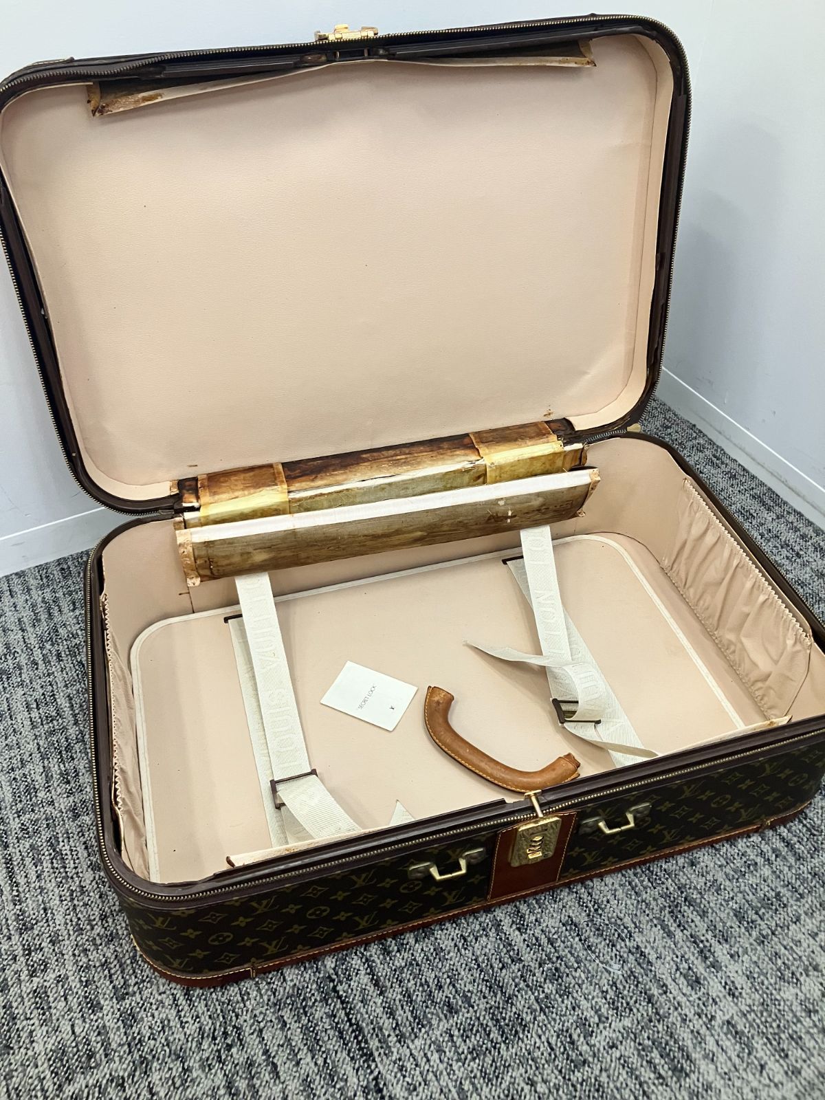 LOUIS VUITTON ルイヴィトン ストラトス モノグラム VINTAGE