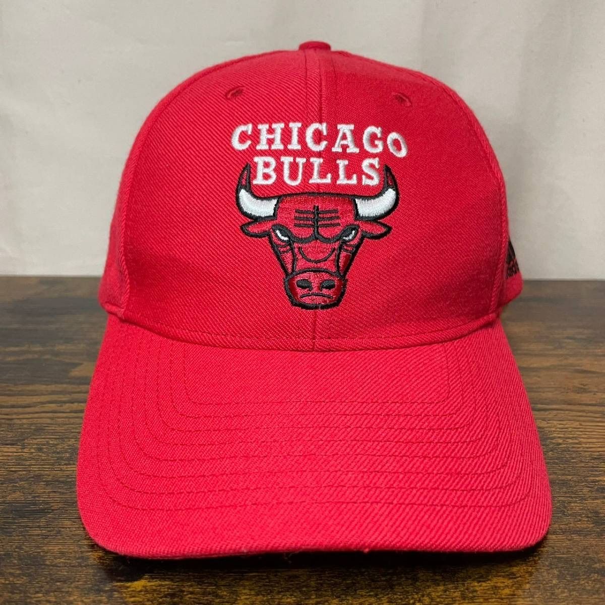 adidas　アディダス　Chicago Bulls シカゴブルズバスケットユニフォーム