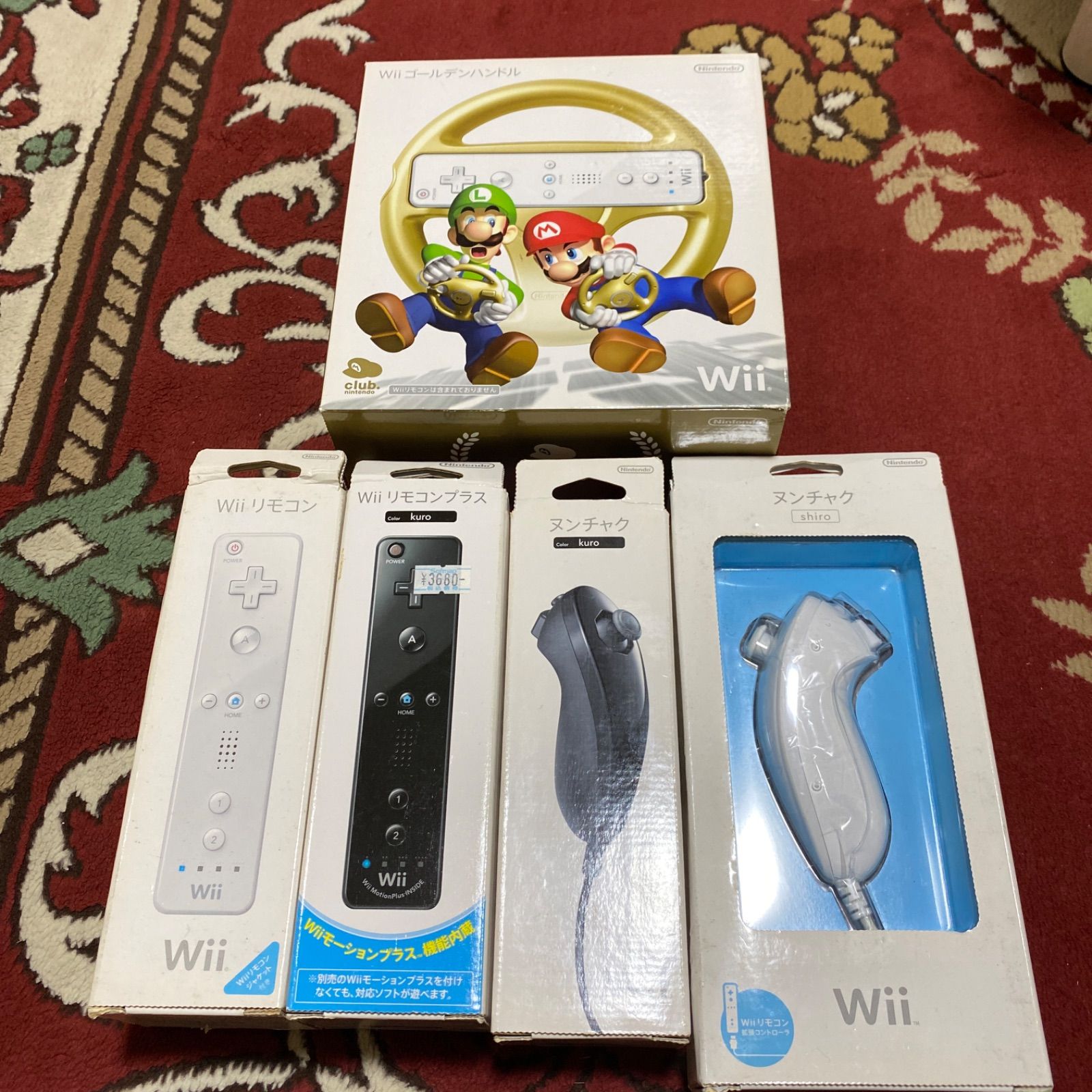 Wii U Wiiリモコン×4 ヌンチャク×3 カセット×5 - 家庭用ゲーム本体