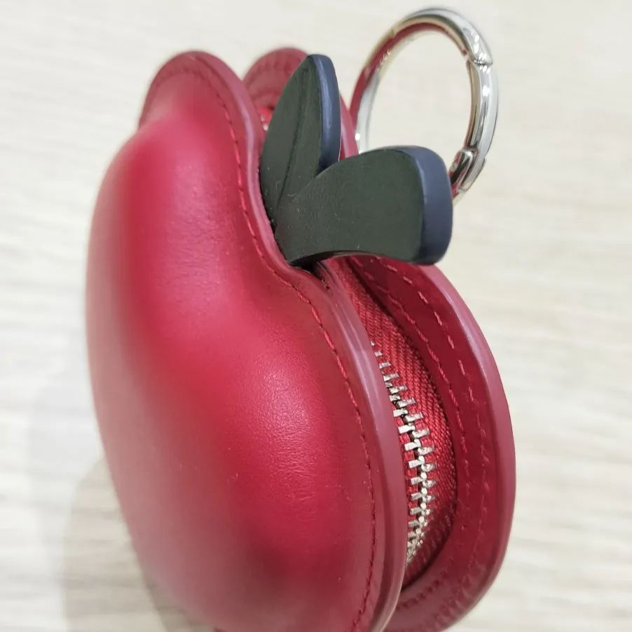 kate spade リンゴ型コインケース Amazon.co.jp: [ケイトスペード] コインケース katespade レザー