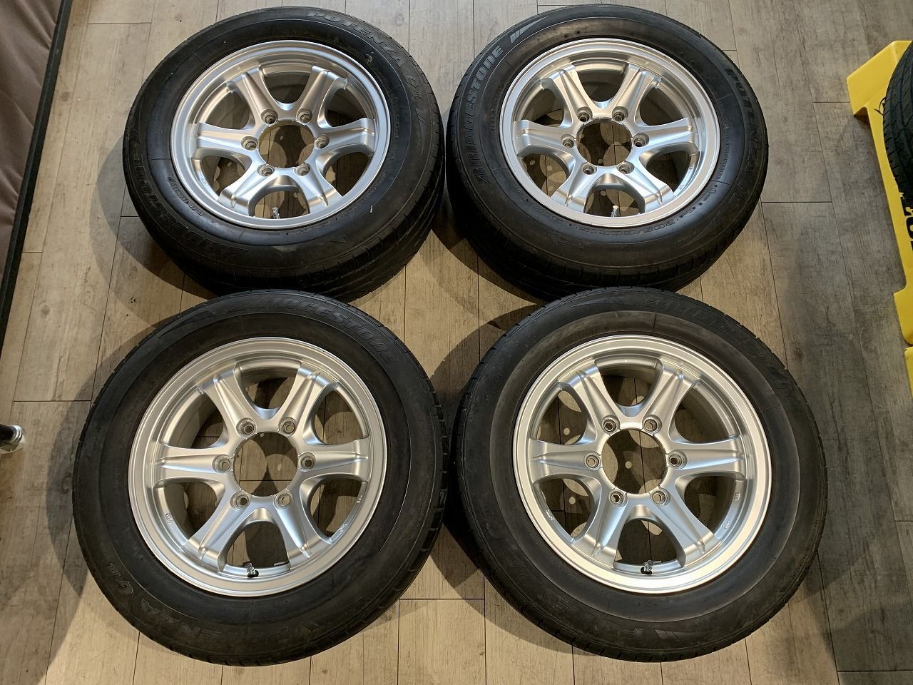 2509002 メーカー不明 スポークホイール 15インチ 6.5J 28 PCD139.7 6H 110mm BRIDGESTONE POTENZA GⅢ 205|60R15 2002年 5.5mm タイヤおまけ