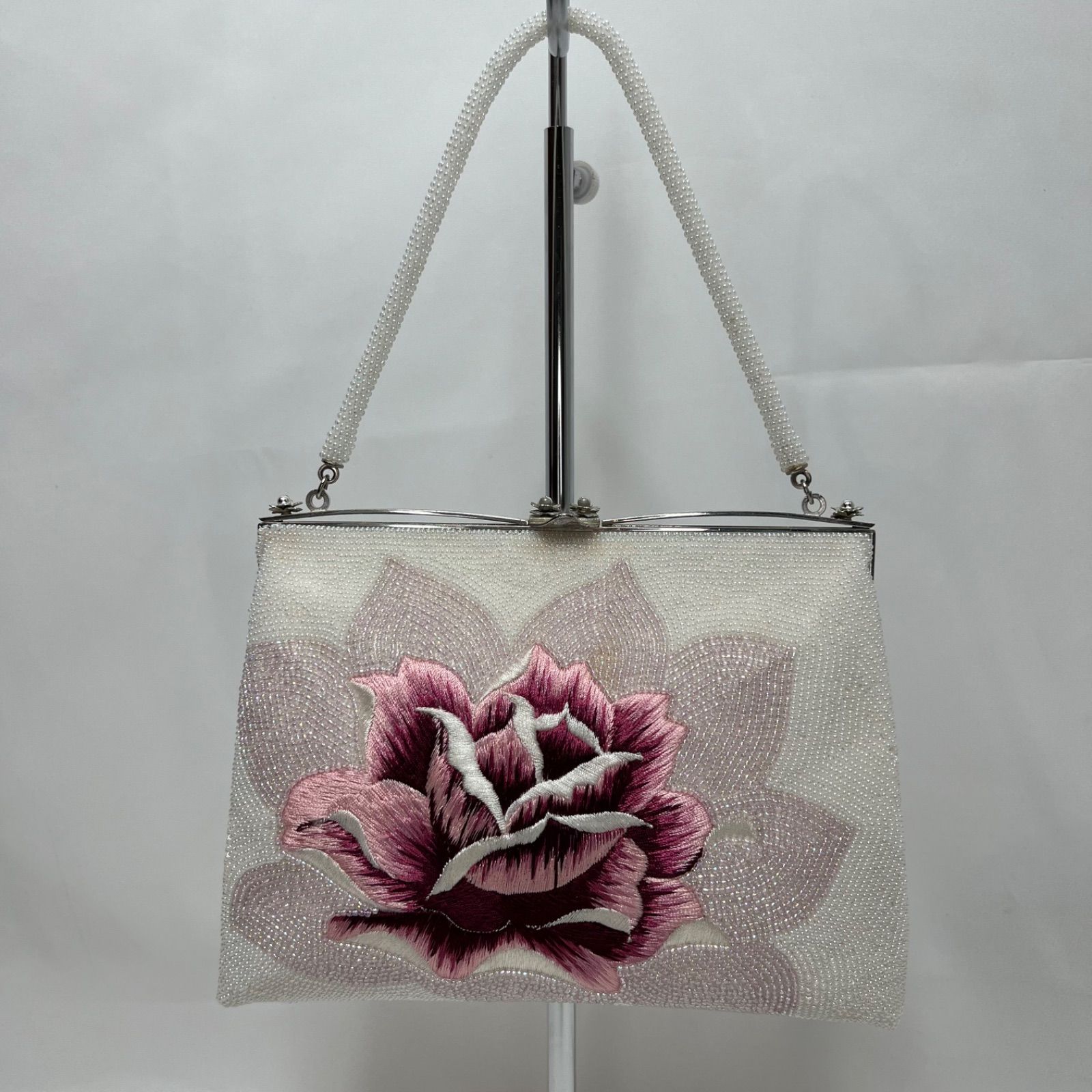 特価】☆イチオシ☆ 美品！！逸品 昭和 レトロ ビーズバッグ 薔薇 刺繍