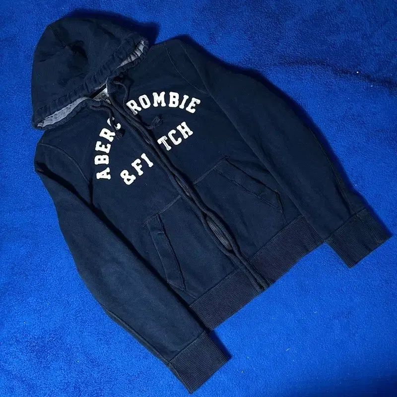Abercrombie(アバクロンビー) ネイビー フード付き ジップアップ