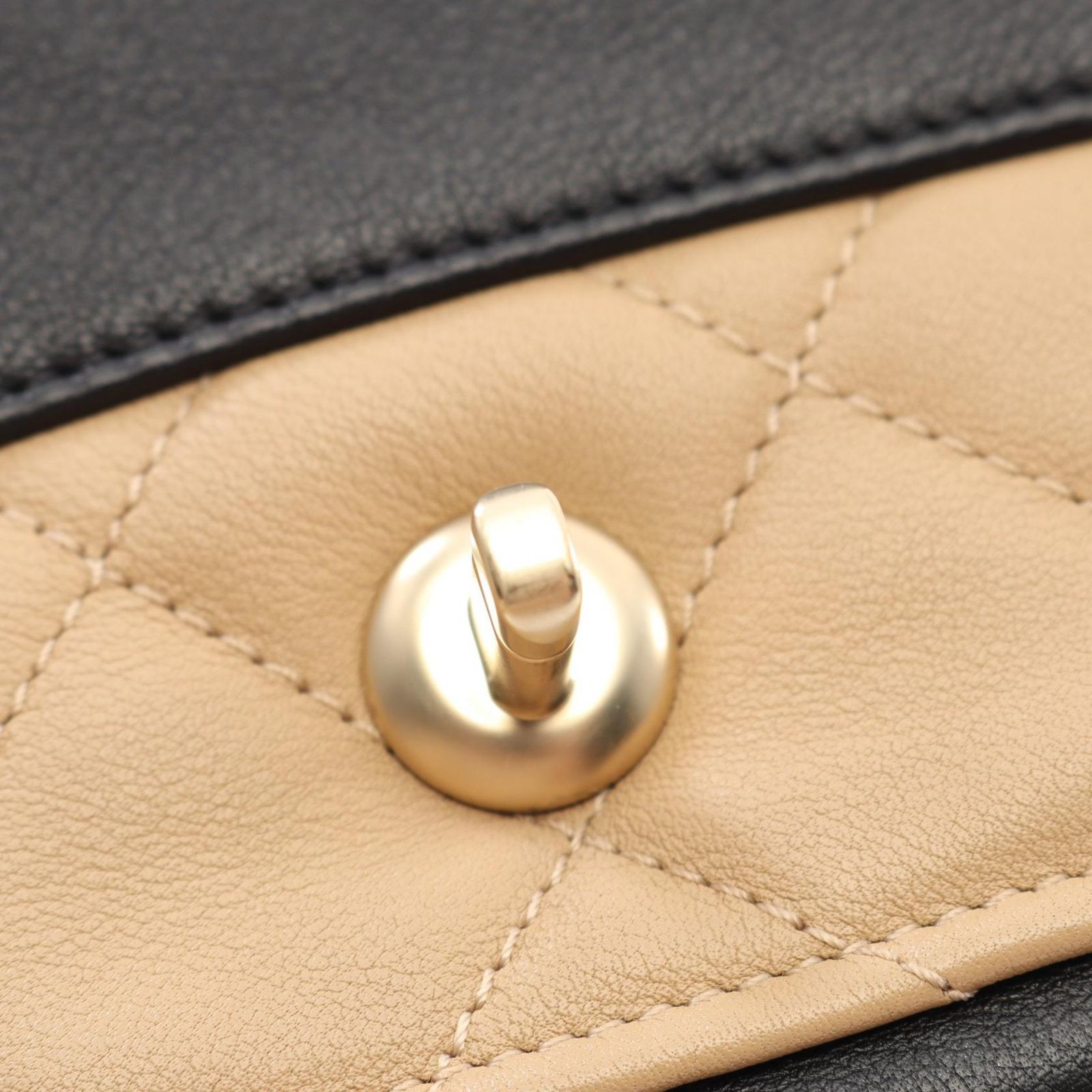 シャネル CHANEL ショルダーバッグ ミニ マトラッセ A92210