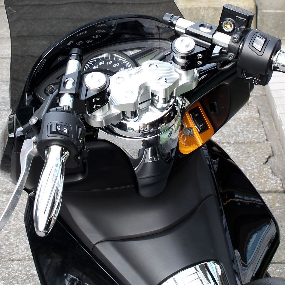 信憑 ホンダ PCX125 JF28 フューエルタンクカバー agenciampr.com.br