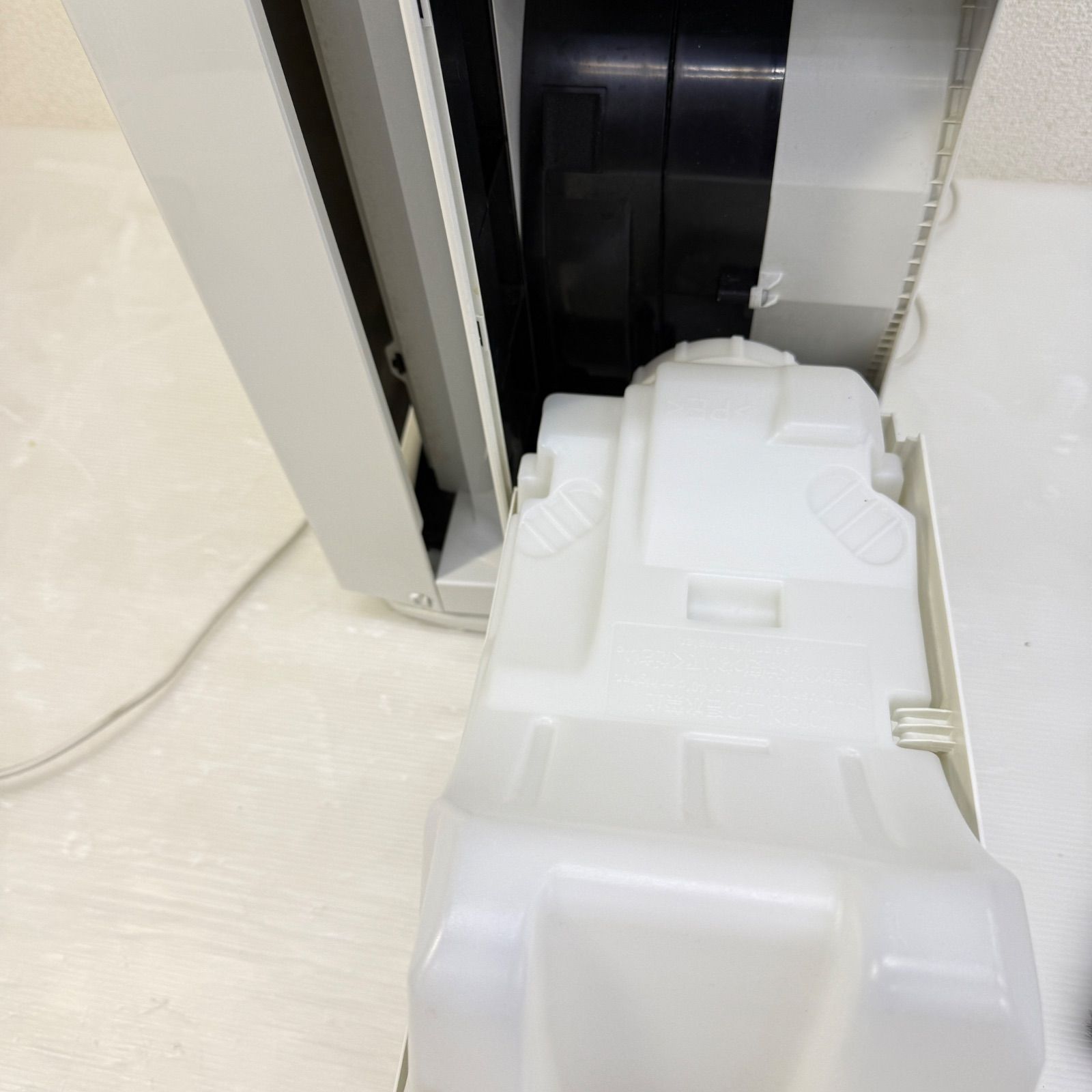 空気清浄機 ACK70U-W