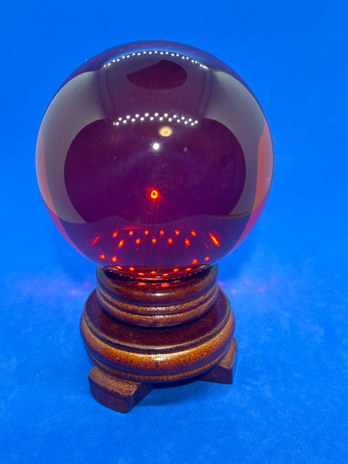 紅水晶スフィア「開運来福」置物（直径約8cm／型番：4927）