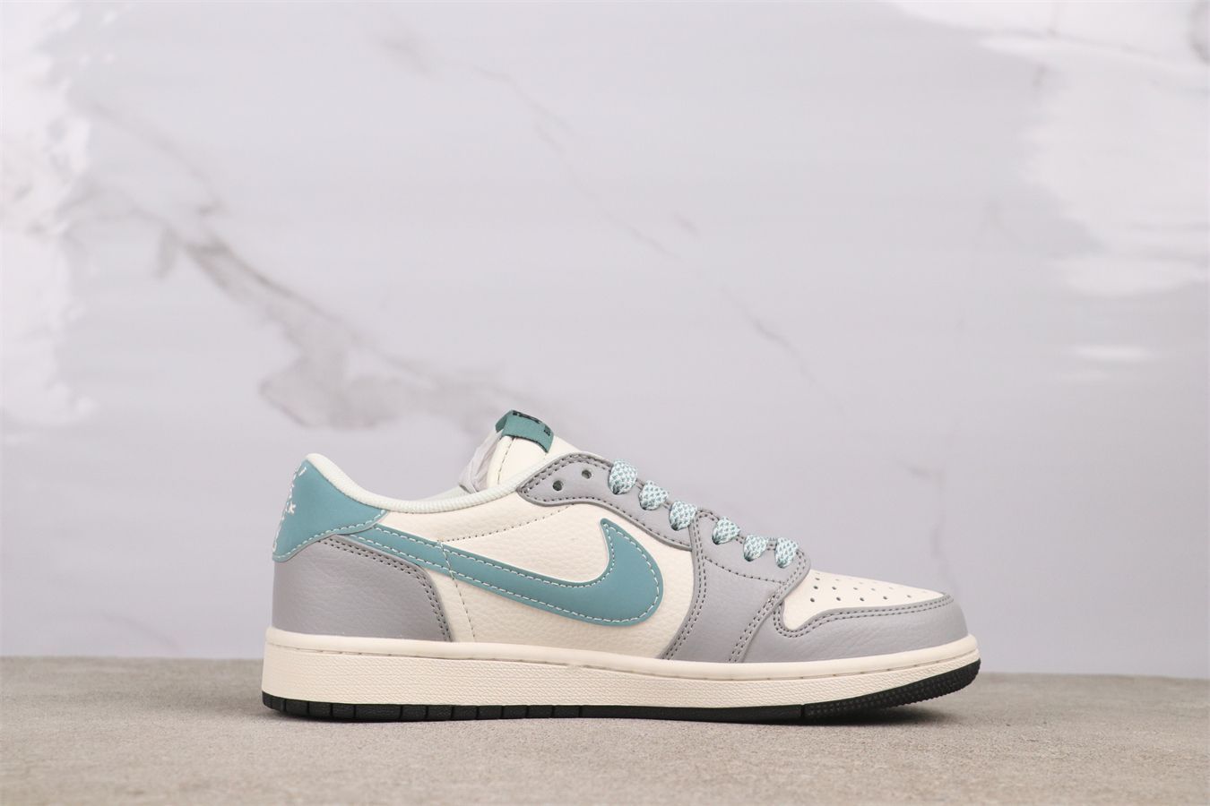 今日特価】Air Jordan / エア ジョーダン ホワイト グレー AJ1