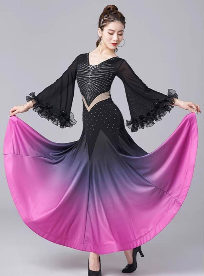 ストーン輝くワンピース 練習着に最適 発表会やカジュアルな競技会にも