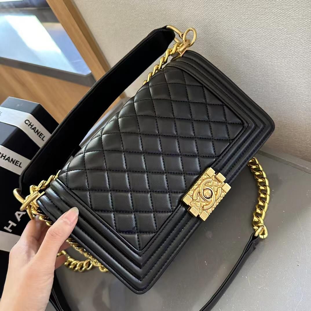 美品?CHANEL シャネル ショルダーバッグ 黒｜本日限定特価｜新品