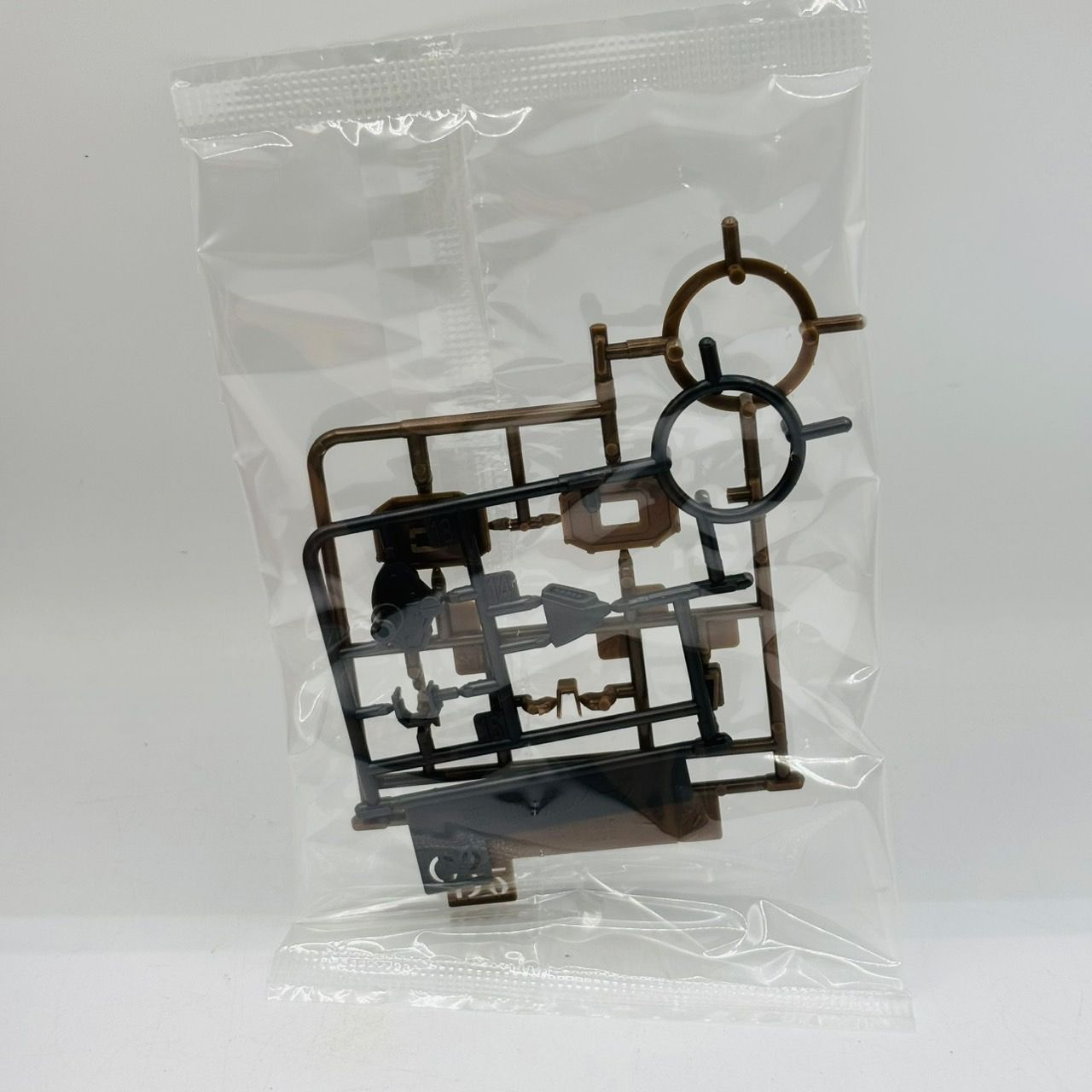 RE/100 1/100 ガンイージ 陸戦タイプ プラモデル / Vガンダム