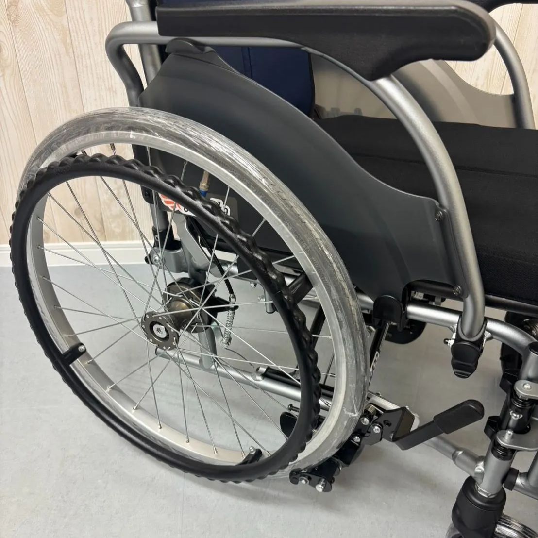 車椅子 アクトモア actmore C1620-40 車いす 自走 介助ブレーキ