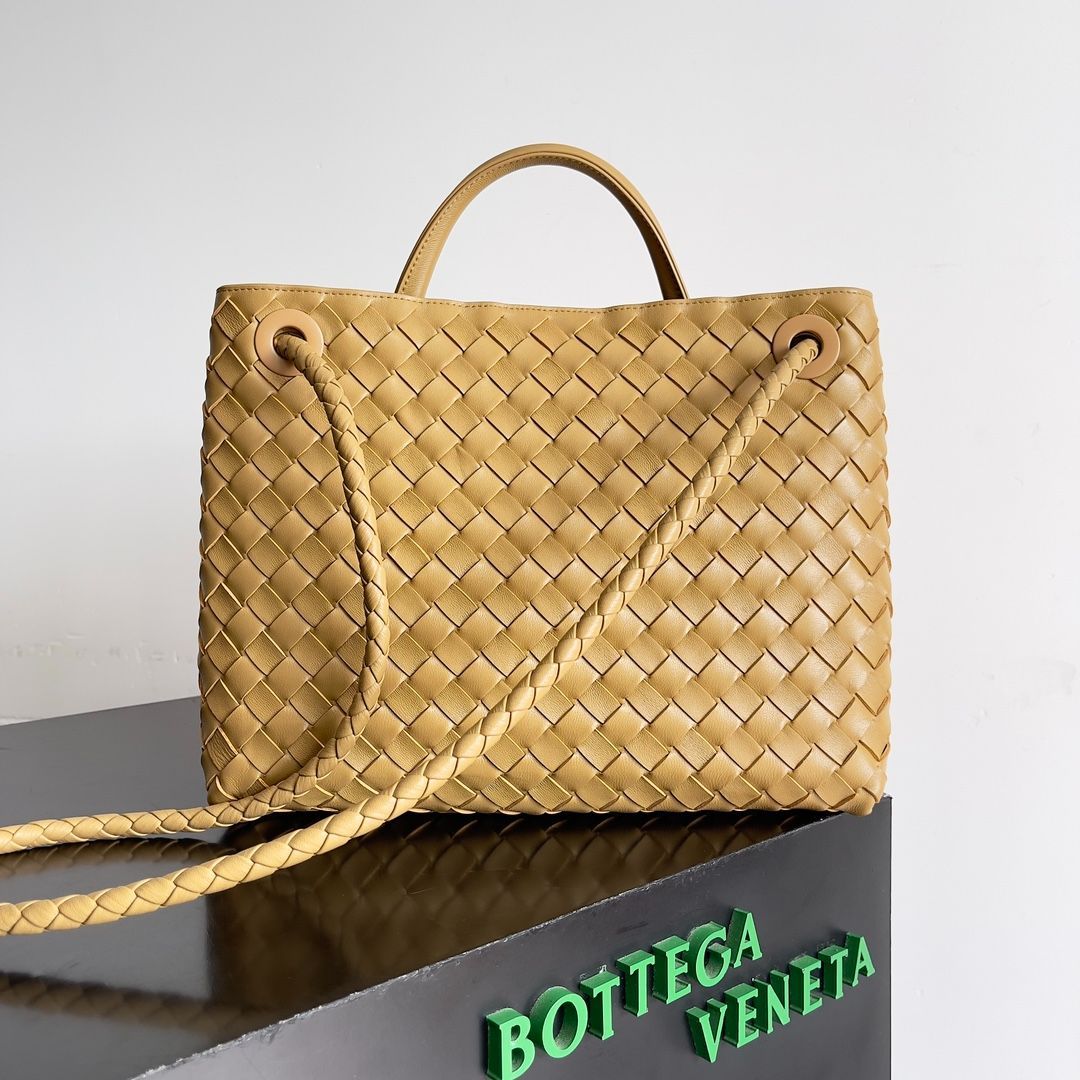 新品未使用極美品 BOTTEGA VENETA ボッテガヴェネタ Andiamo Handbag イエロー ハンドバッグ トートバッグ ショルダーバッグ  - メルカリ