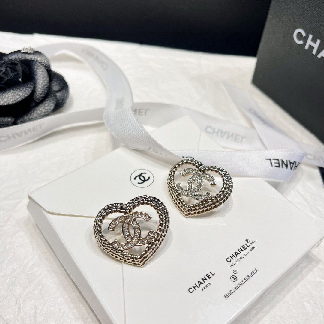今日 CHANEL ヴィンテージ アルファベット イヤリング 在庫 価格