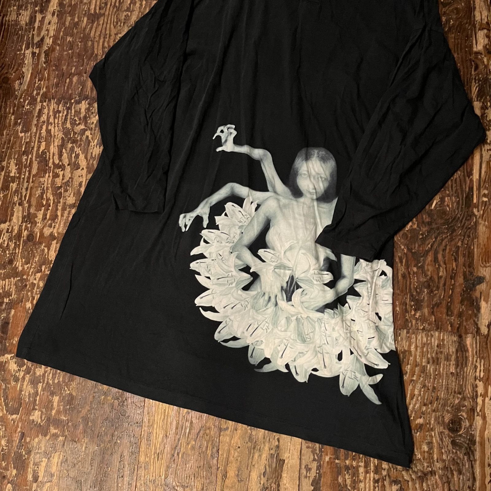 BLACK Scandal Yohji Yamamoto ブラックスキャンダルヨウジヤマモト 内田すずめ ヘンリーネックＴシャツ 百合阿修羅  HN-T21-274 ブラック size3 【代官山11】 - メルカリ