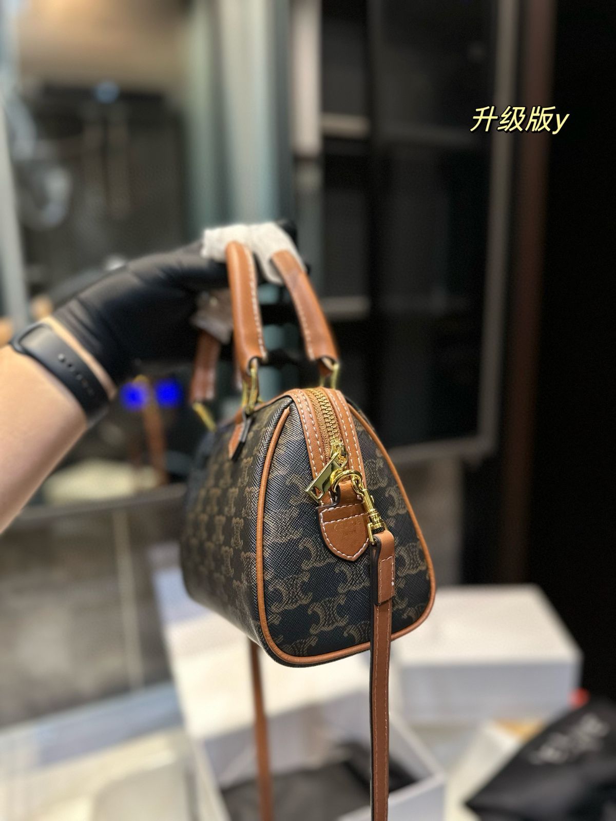 ❤️P 1063（ギフトボックス包装）❤️ セリーヌ凱旋門ボストン