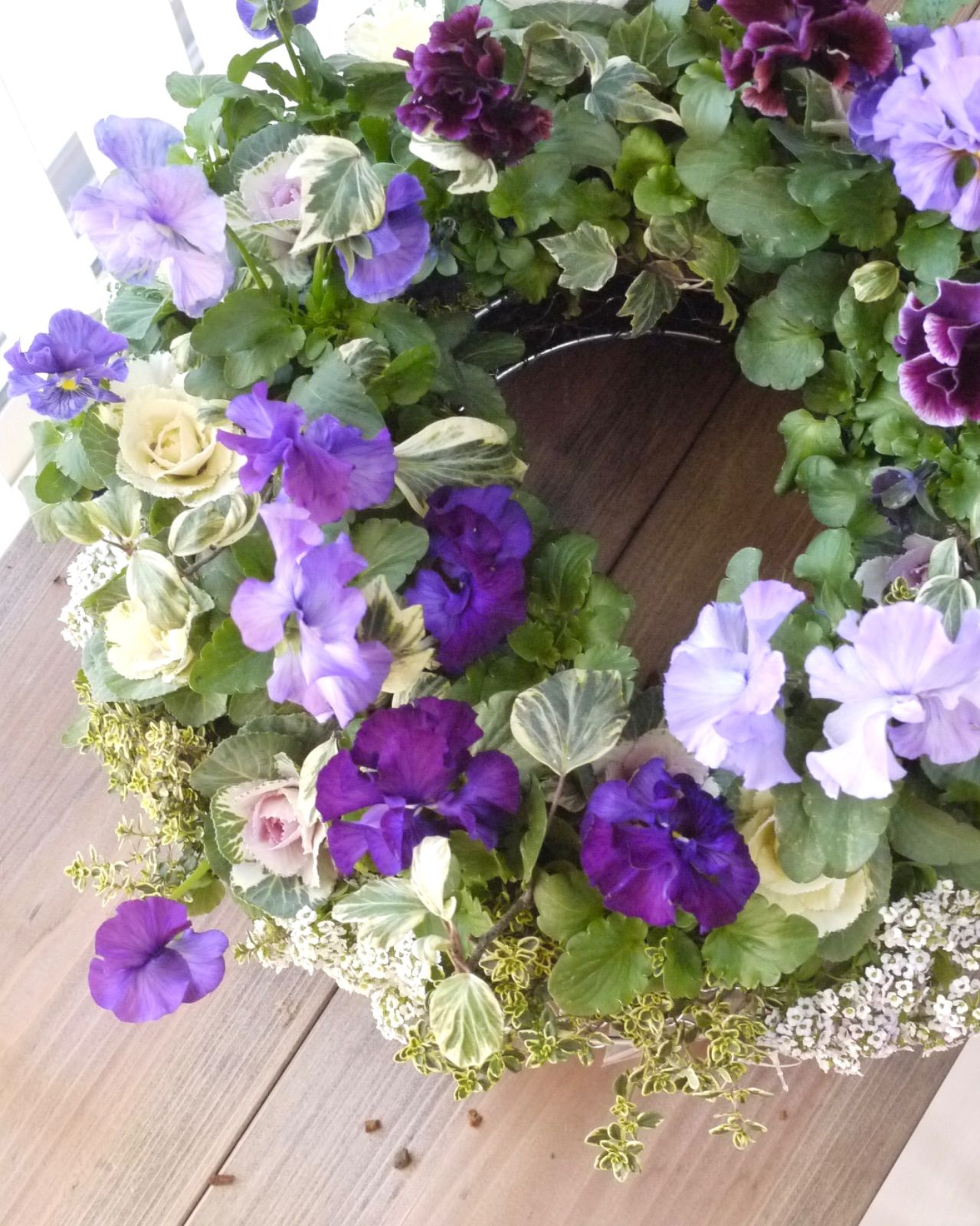12|28写真更新 寄せ植えリース