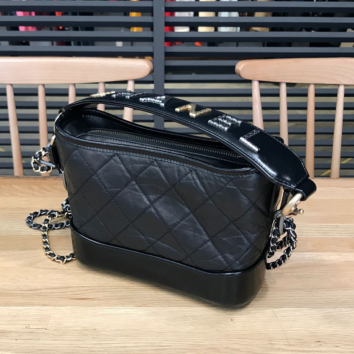 新品同様 シャネル カブリエル スモールホーボー チェーンショルダー 
