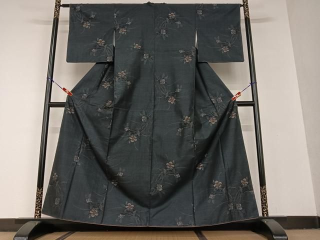 平和屋着物○本場大島紬 9マルキ 枝花文 正絹 逸品 CAAZ2749ut