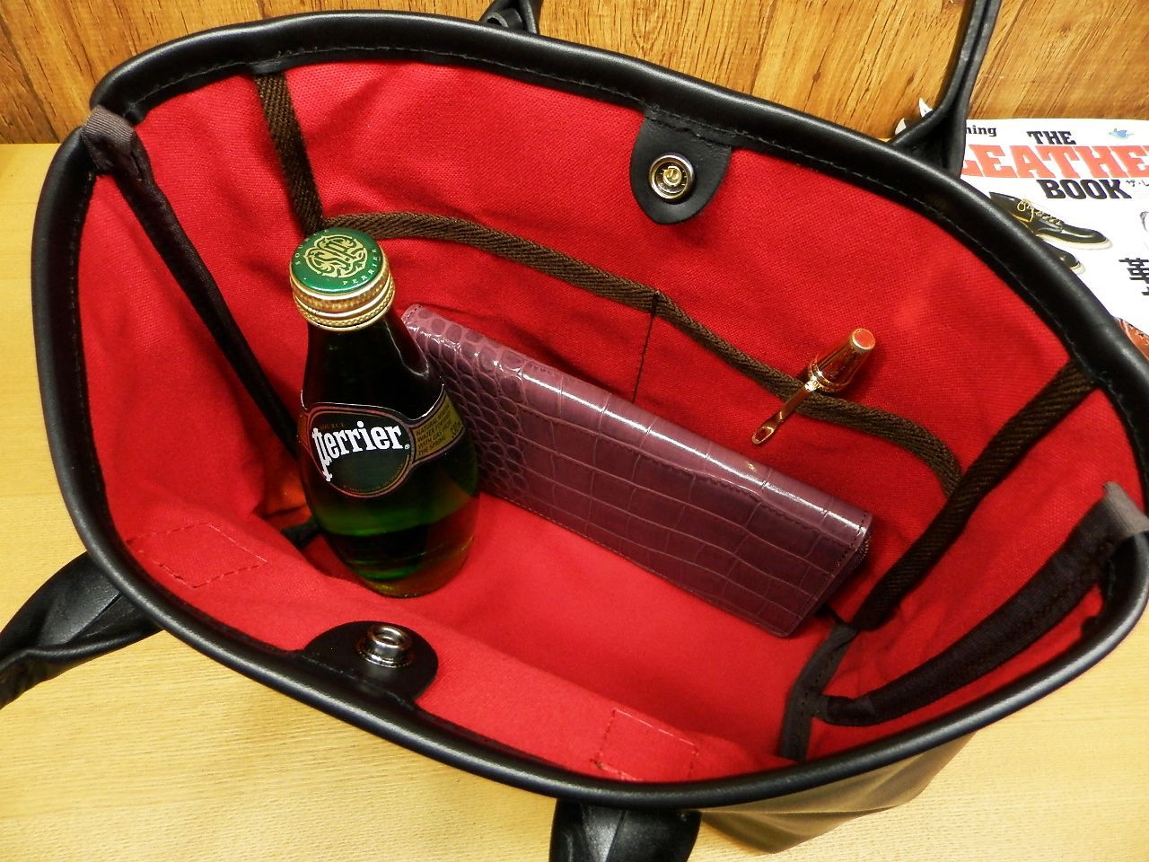 ☆Sサイズ☆レッド裏地×黒スムースのミニトートバッグ♪本革レザー赤 