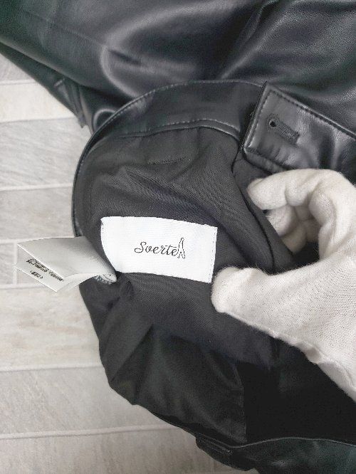 soerte フェイクレザー　フレアパンツ　サイズ2 soerte（ソエルテ）の「Leather flare pants/レザーフレアパンツ