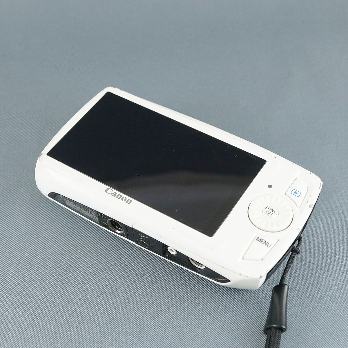 Canon IXY 30S デジタルカメラ USED品 本体+バッテリー 1000万 Canon IXY 30S デジタルカメラ USED品 本体+バッテリー 1000万