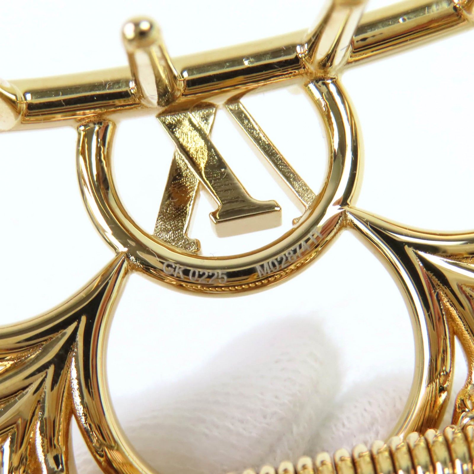 ヘアアクセサリー louis 付けるだけでお洒落☆】Louis Vuitton ヘアクリップ (Louis