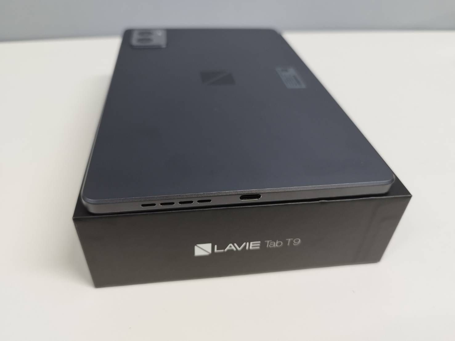 未使用近い】NEC LAVIE Tab T9 9QHD1/PC-TAB09Q01/256GB