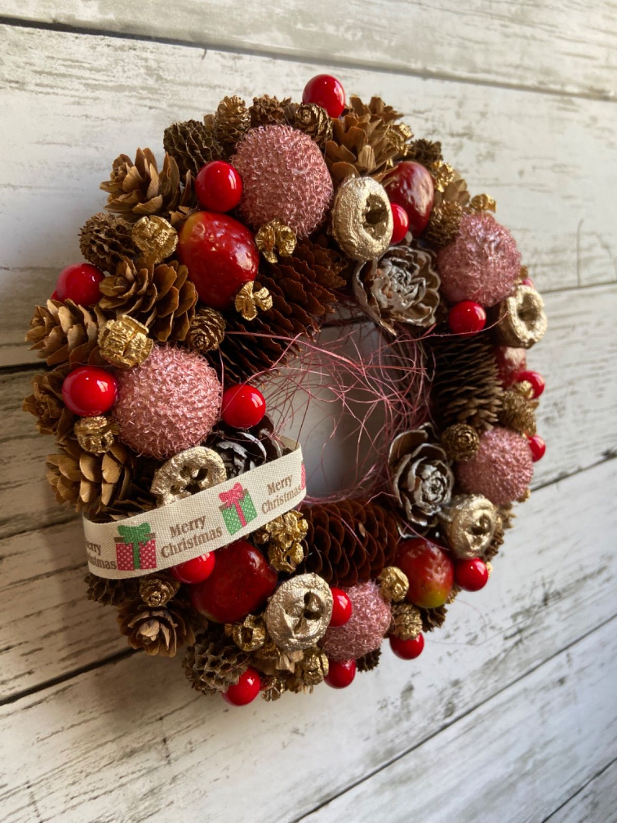 4-333クリスマス　苺と木の実のリース　カントリー　いちごストロベリー