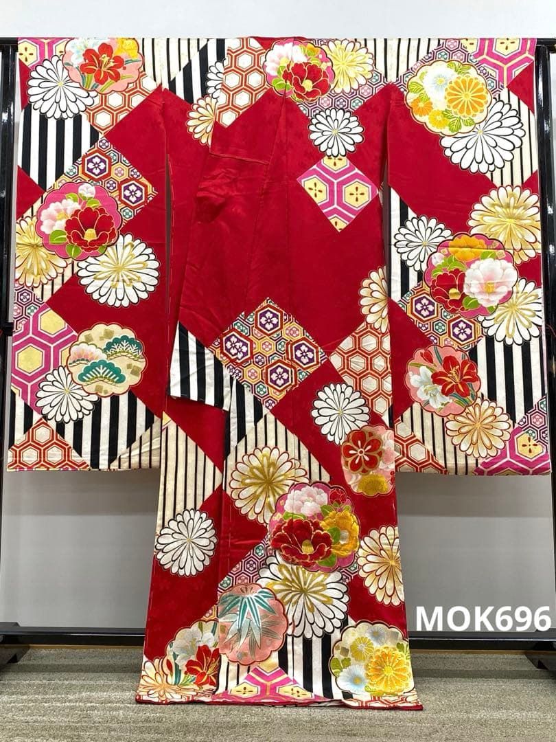 メーカー品振袖 紫野 仮絵羽 舞台衣装 刺繍 金彩 正絹 未仕立て品 八掛 