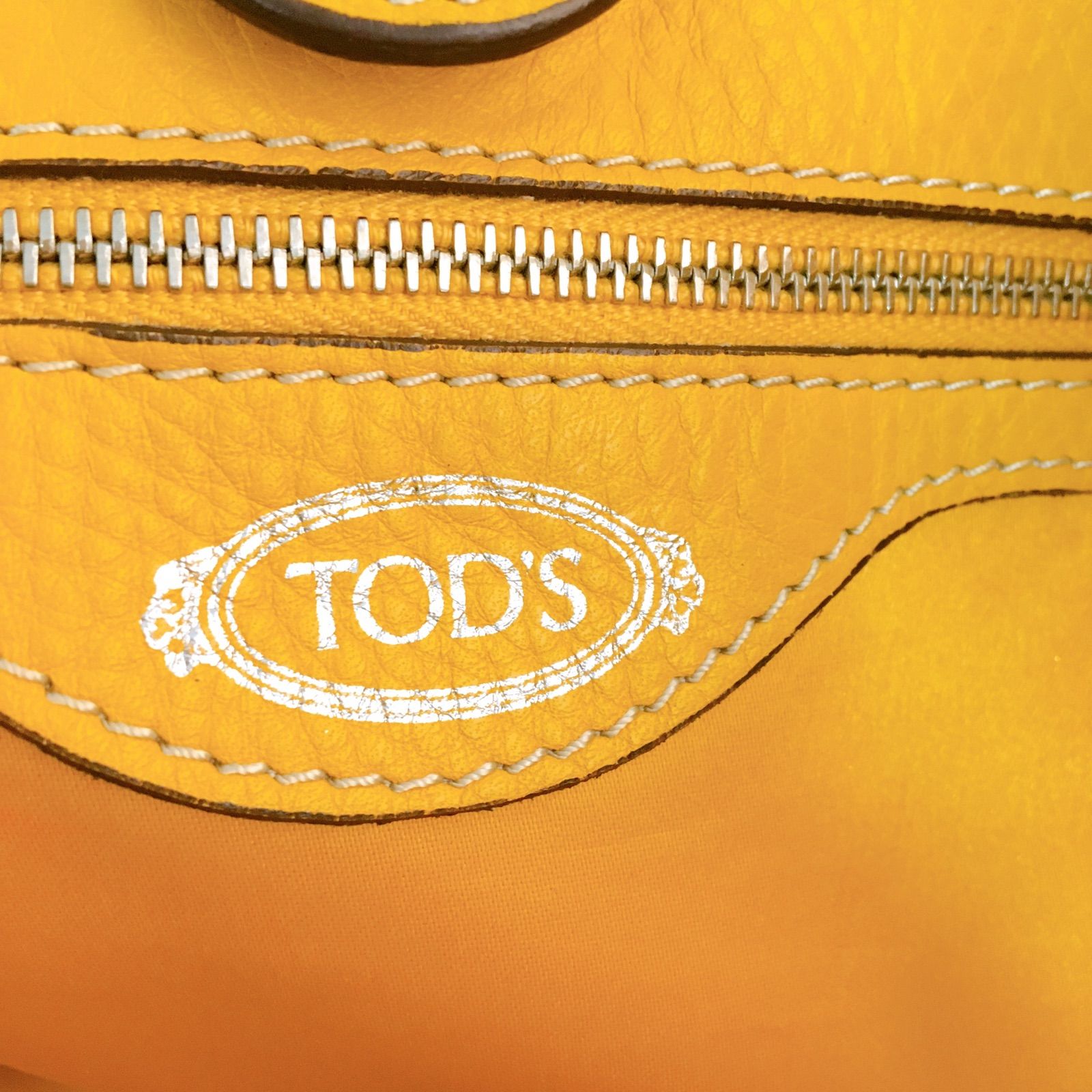 TOD'S トッズ ロゴマーク入りレザービッグサイズトートバッグ TOD'S トッズ ロゴマーク入りレザービッグサイズトートバッグ