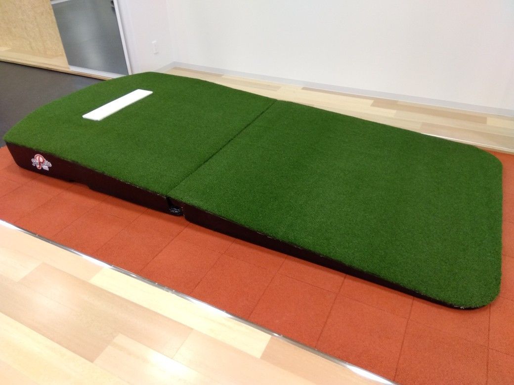 2分割型ポータブルピッチャーマウンド 屋内外兼用