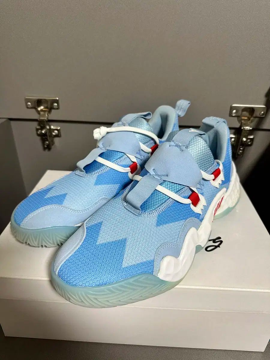 adidas アディダス