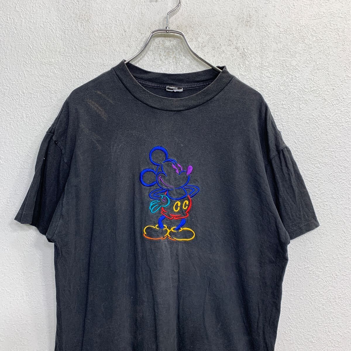 半袖 キャラクター Tシャツ Lサイズくらい シングルステッチ 刺繍 ミッキー ブラック 古着卸 アメリカ仕入 t2407-4378