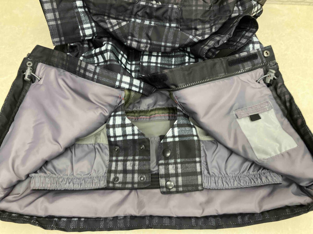 スノーボードジャケット