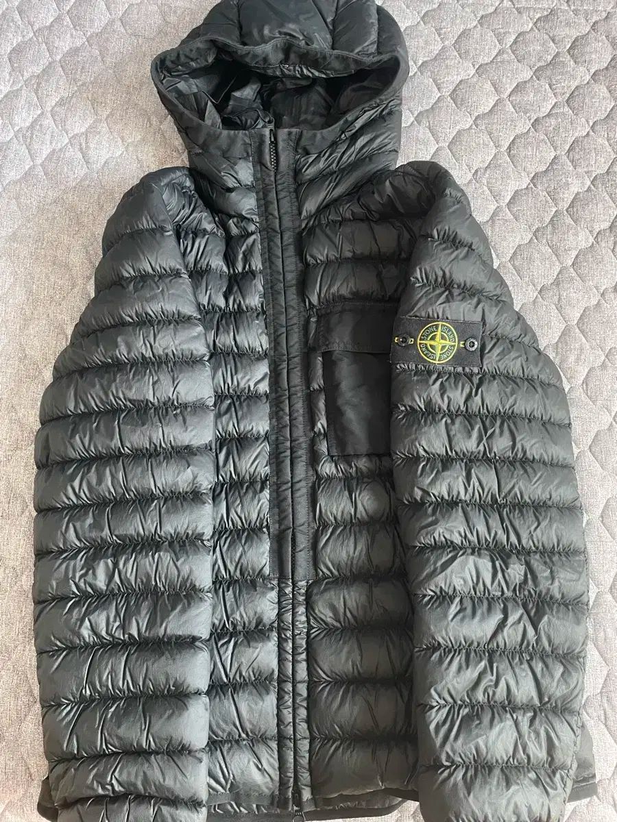 STONE ISLAND(ストーンアイランド) マイクロヤン 軽量ダウン L 黒
