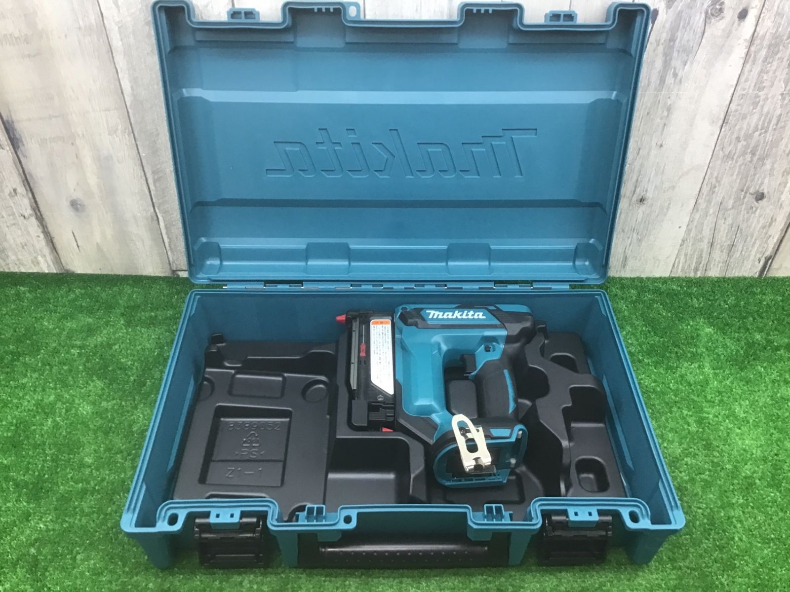 B動作品 ●マキタ makita コードレスピンネイラ PT353DZK バッテリ 充電器別売り●アクトツール富山店●C